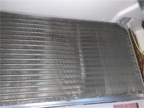 フィンに付いた埃・汚れを除去