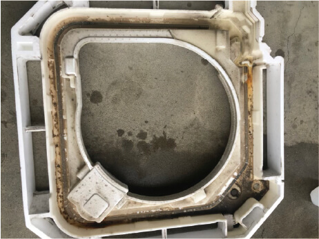 パーツに付いたカビ・汚れを除去